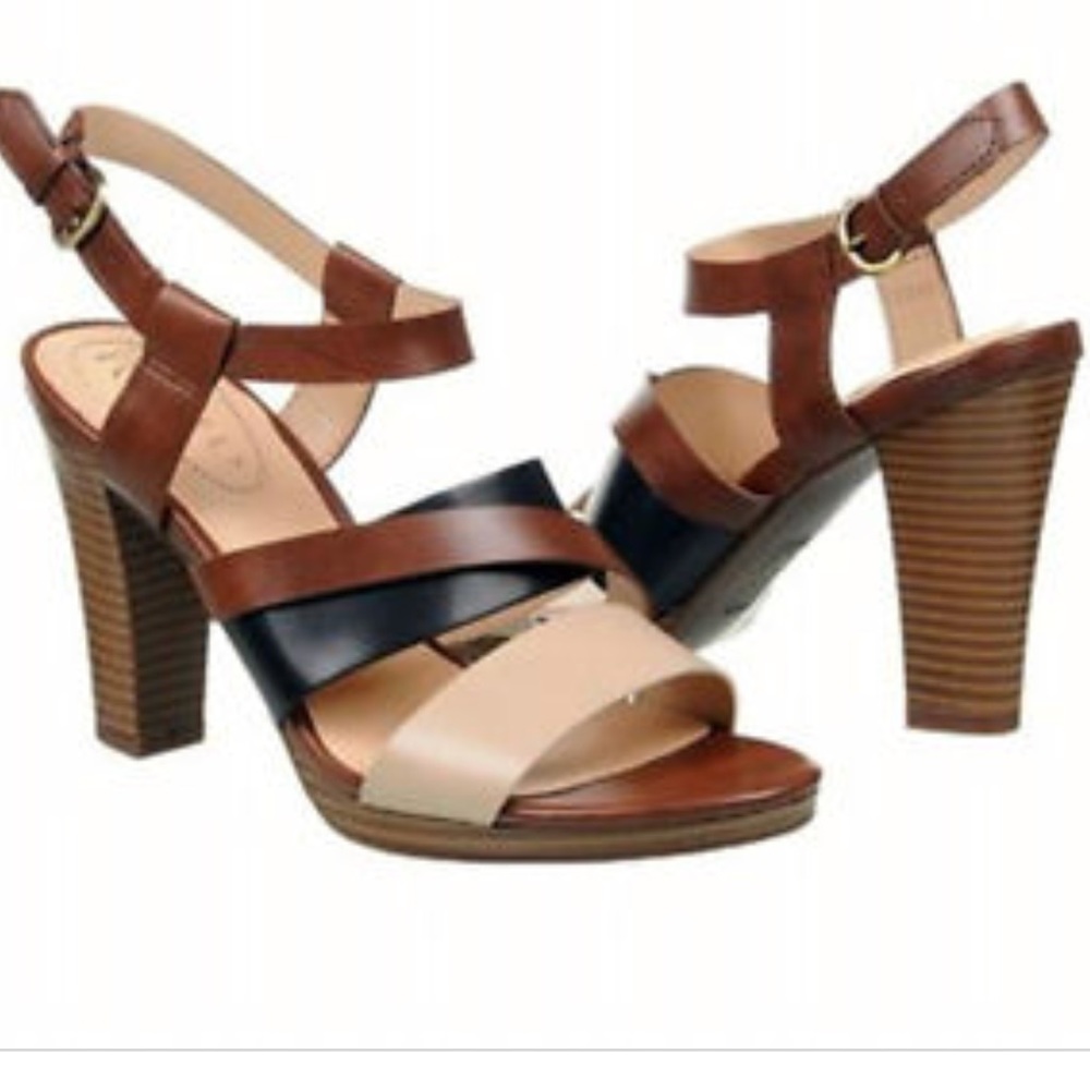 Block heel sandal